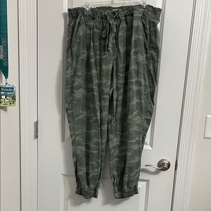 Knox Rose Green Camouflage Joggers
